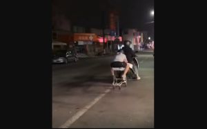 超市推車當賽車?斗六屁孩「大甩尾」慘跌狗吃屎 恐遭罰