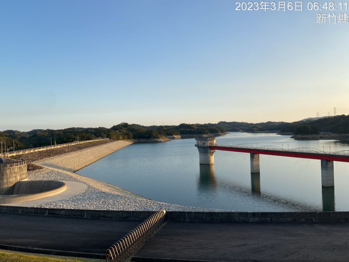 ▲寶山第二水庫（新竹）目前貯水量54%，水情燈號仍維持藍燈，新竹市長高虹安要求各單位停止非必要用水以落實抗旱準備，市府也將持續關注水情變化。（圖／資料照，北水局提供）