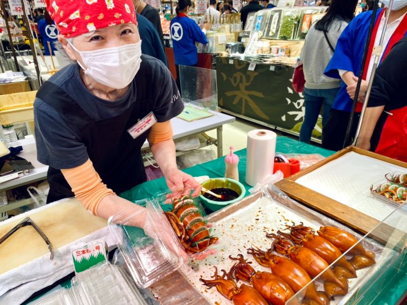 ▲飽滿入味的「青森墨魚飯」,令人食指大動。(圖/記者蕭涵云攝)
