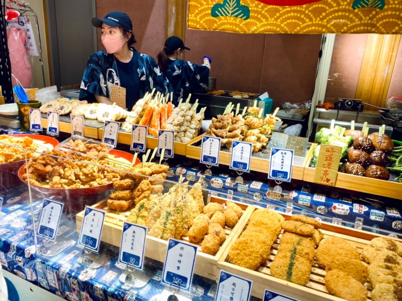 ▲最力挺SOGO日本展的串仟,份量豪邁。(圖/記者蕭涵云攝)