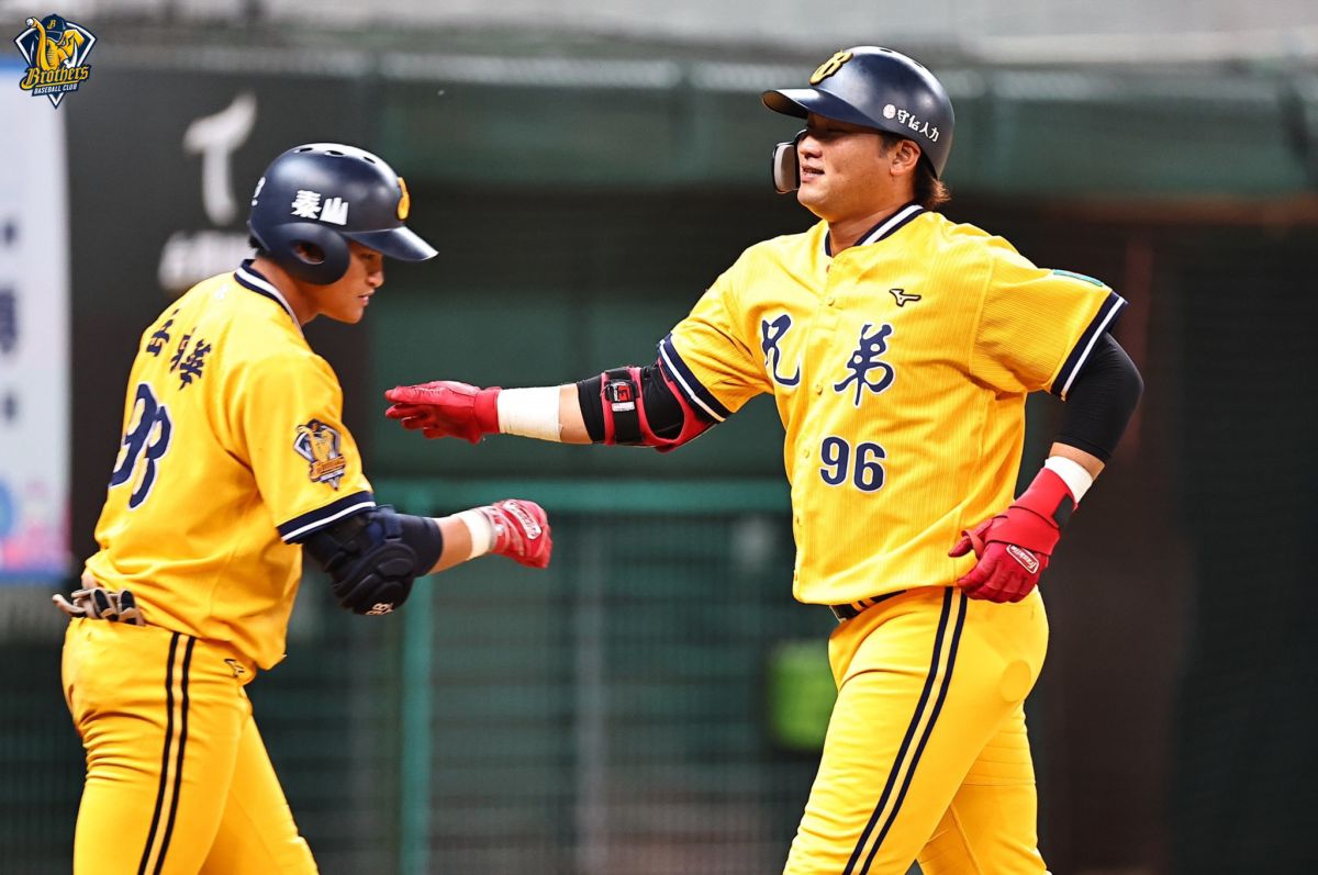 ▲蘇緯達開轟，幫助兄弟打爆統一獅。（圖／兄弟提供）