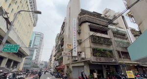 第一殯儀館周邊居民不滿殯葬業者影響生活掛布條抗議 ▲第一殯儀館周邊居民不滿殯葬業者影響生活掛布條抗議(圖/記者陳建彰攝,2023.03.10)