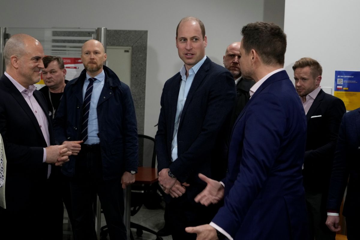 ▲英國威廉王子（Prince William）22日罕見地突訪波蘭與烏克蘭邊界附近基地，探訪駐守當地的英國及波蘭部隊。（圖／美聯社／達志影像）