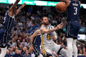 NBA/裁判瑕疵?勇士發球直接得分 獨行俠老闆不滿發推