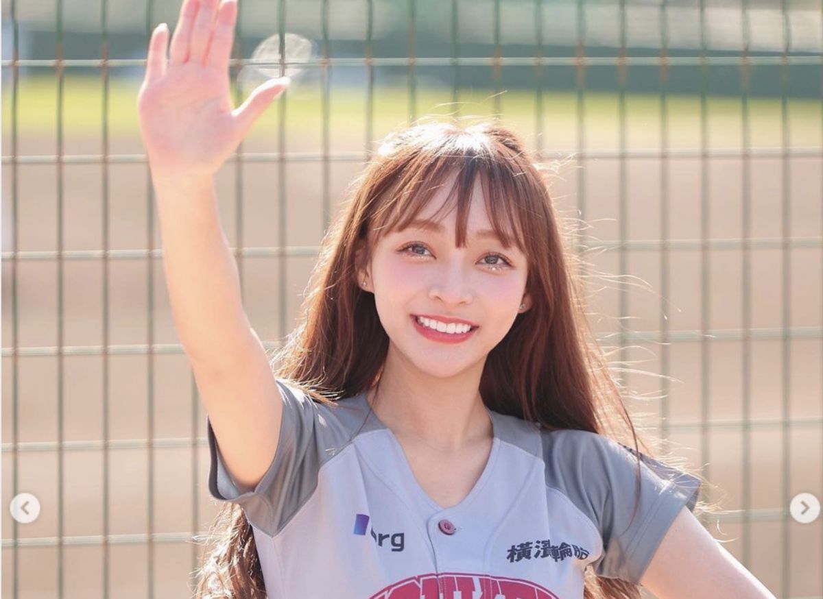 ▲日前樂天桃猿到日本石垣島與羅德隊進行交流賽時，林襄也隨行應援，近日釋出應援照，美貌讓粉絲嗨爆。（圖／翻攝自IG@95_mizuki）