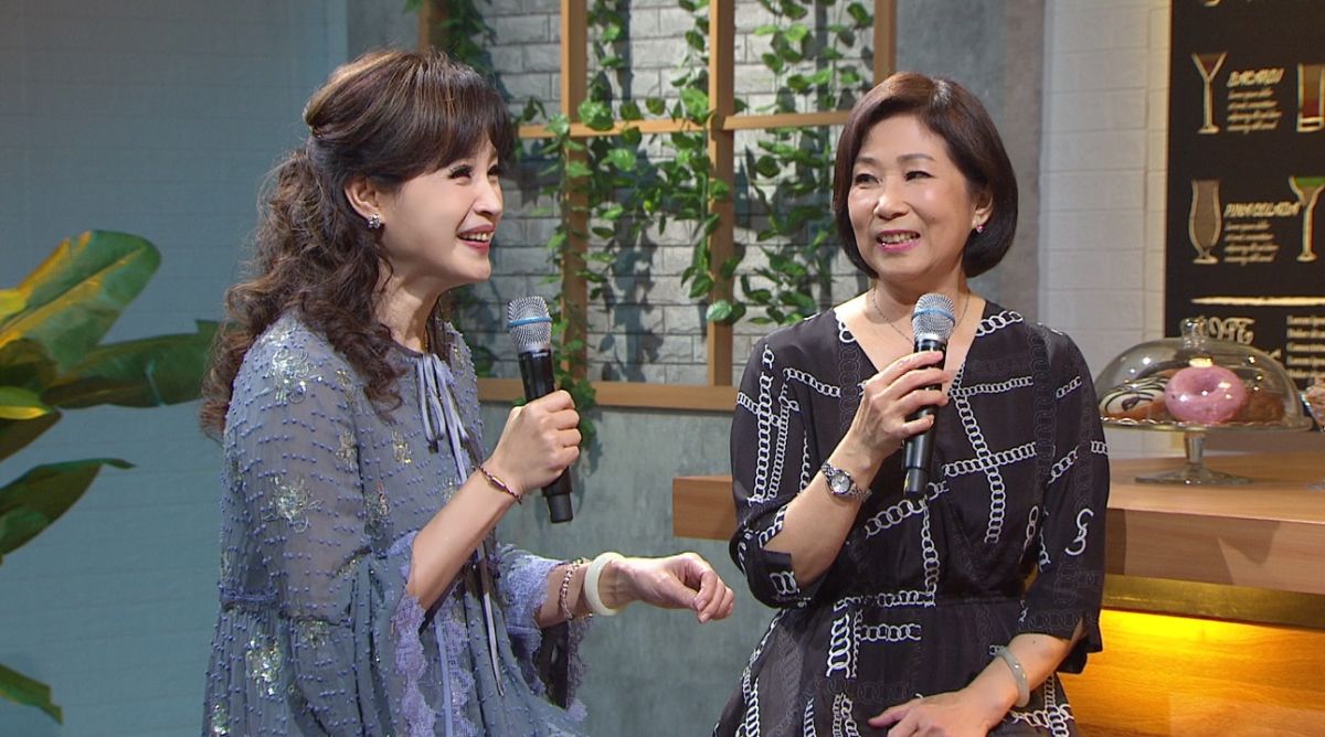 ▲江念庭（左）獨扛未婚夫千萬債務，受方季惟（右）幾十年來無限幫助。（圖／年代提供）