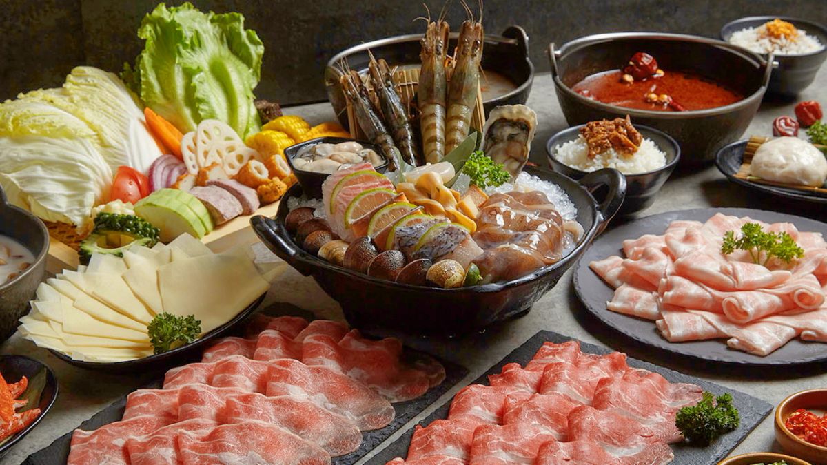 ▲「築間幸福鍋物」被讀者爆料，湯鍋中有小蟲導致他當天腹瀉，築間也發聲明表示是菜蟲且當下已免單並會負責。（示意圖／築間提供）