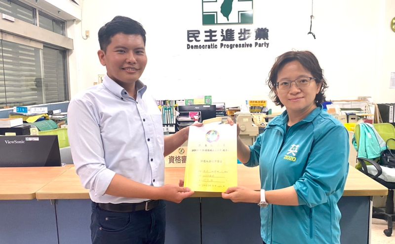 ▲何昆霖為前議員何敏誠之子,將挑戰中6選區。(圖/翻攝何敏誠臉書,2023.03.24)