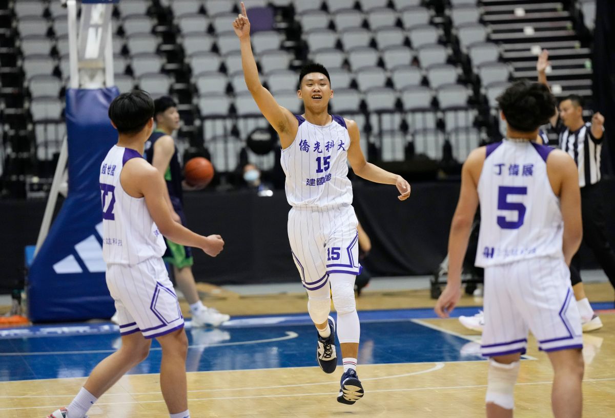 ▲僑光科大賴政維31分。大專體總