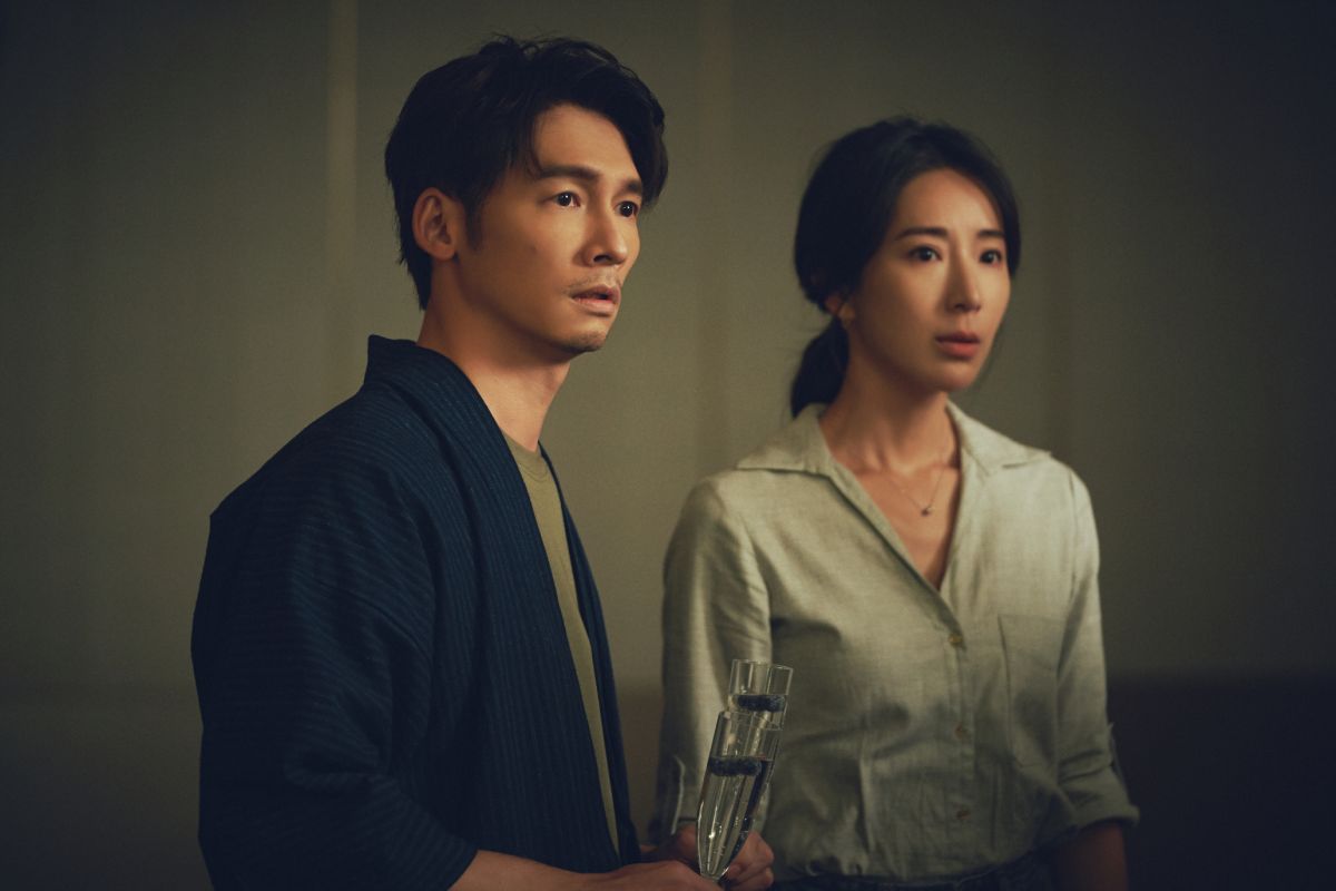 ▲温昇豪（左）、隋棠於《親愛壞蛋》再演夫妻，身陷上流社會的爾虞我詐。（圖／三立提供）