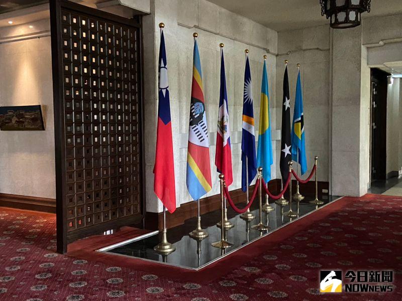 ▲宏都拉斯與台灣斷交，外交部已移除宏國國旗。（圖／記者呂炯昌攝，2023.02.26）