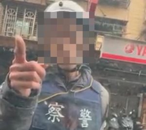 逆向被按喇叭!新北男身穿「警用背心」 攔車嗆聲遭送辦