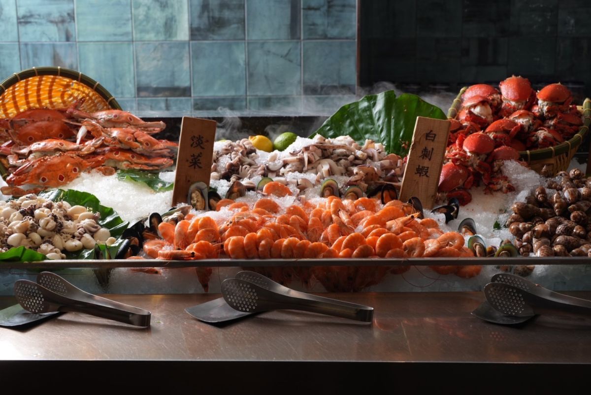 ▲茹曦酒店吃到飽Sunny Buffet在君品Collection接手經營後，千元出頭就能享用「美國帶骨牛小排」、「火焰片皮鴨」等超過百道料理。（圖／翻攝茹曦酒店 Illume Taipei臉書）