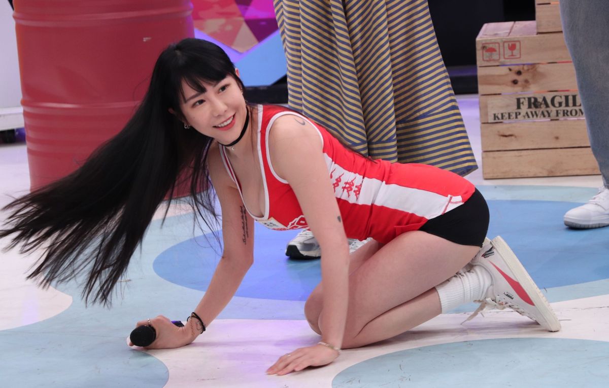 ▲梓梓回應與張立東滾床事件。（圖／中天提供）