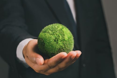 ▲隨著環保意識的興起，近來許多企業也紛紛拓展綠能產業。（圖／Shutterstock）
