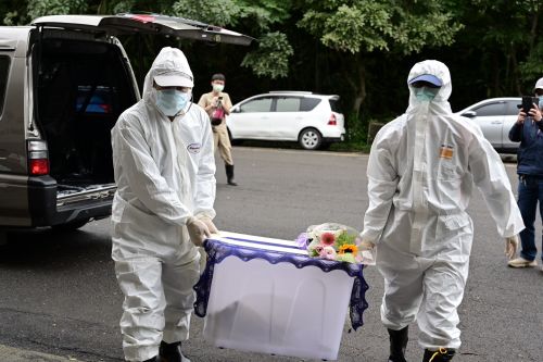 對慘死東非狒狒鞠躬獻花 監院批敗壞政府形象糾正農業部、桃市府