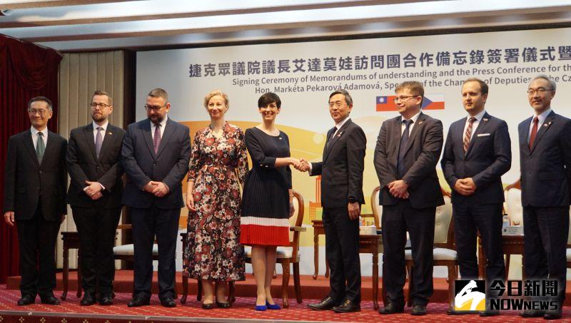 ▲捷克眾議院議長艾達莫娃舉行訪台記者會。(圖/記者呂炯昌攝,2023.03.29)