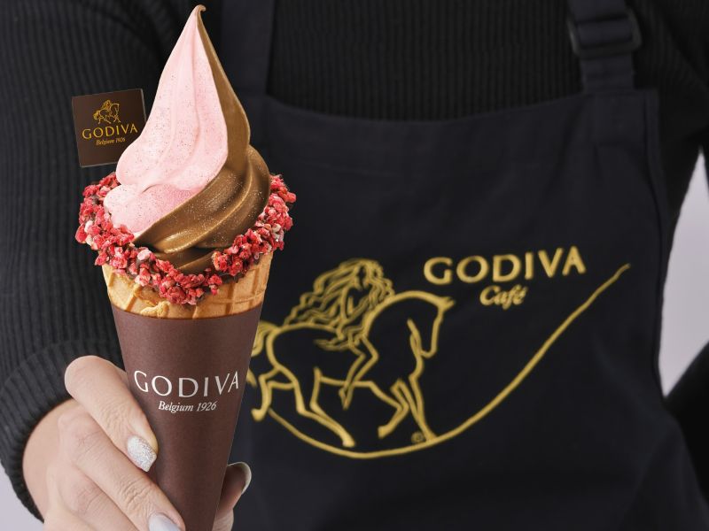 ▲GODIVA草莓巧克力霜淇淋第2支半價，優惠最後期限只到明天。（圖／翻攝GODIVA Chocolatier (Asia)臉書）