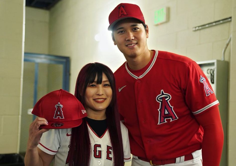 ▲大谷翔平與紫雷合照。（圖／取自紫雷IG)