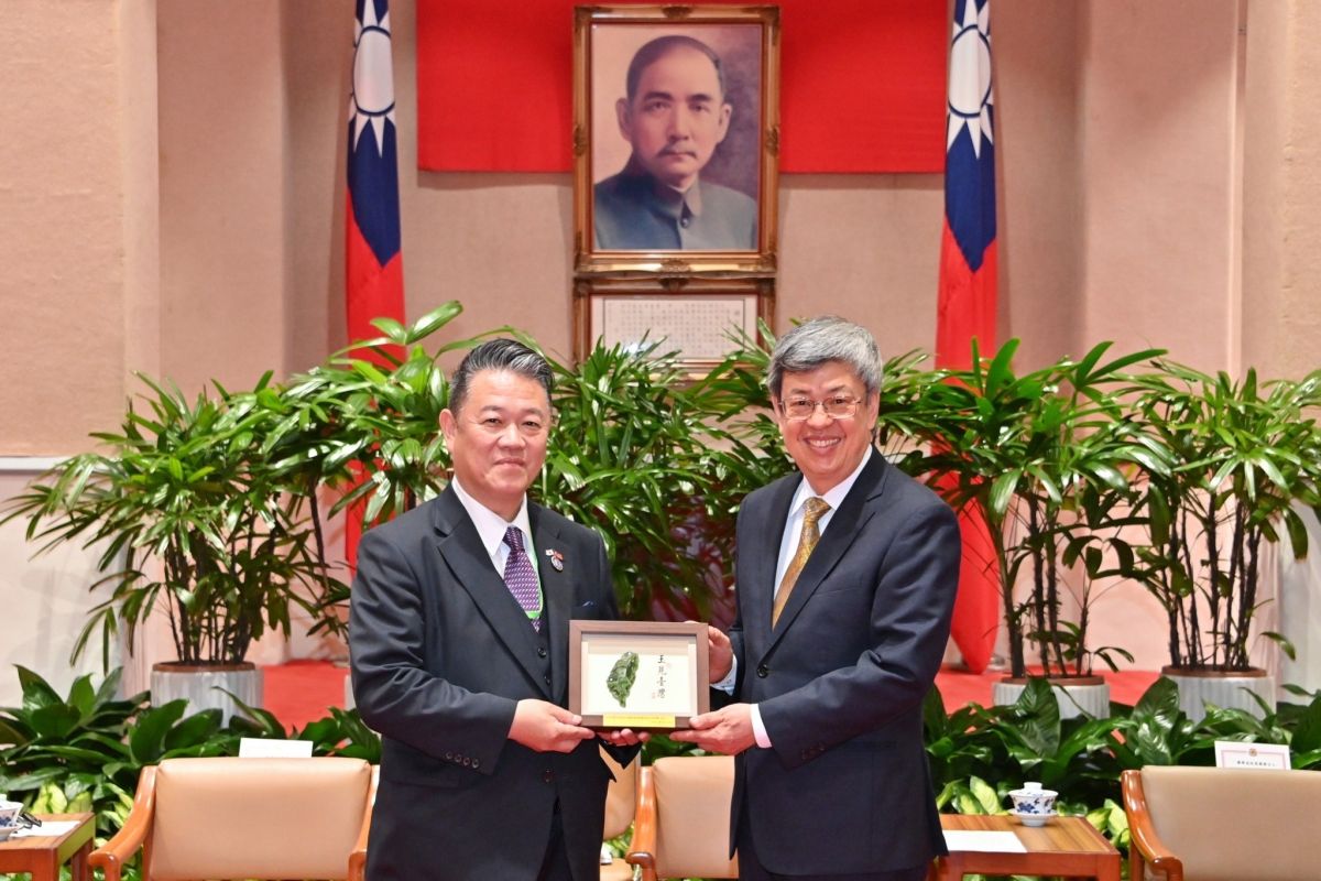 ▲行政院長陳建仁接見日本僑界訪團，感謝僑界長期以來對台灣的支持，盼未來持續發揮影響力，為台灣爭取更多友我力量。（圖／行政院提供）