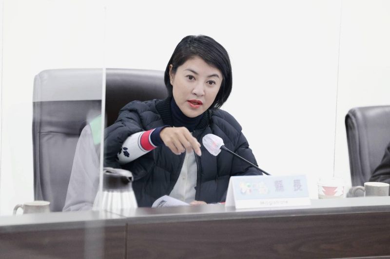 ▲許淑華主持縣務會議相當犀利,要求列席主管報告必須有效率且言之有物。(圖/翻攝許淑華臉書,2023.04.02)