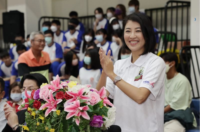 ▲許淑華當選後剪短頭髮,笑容依舊親切甜美。(圖/南投縣政府提供,2023.04.02)
