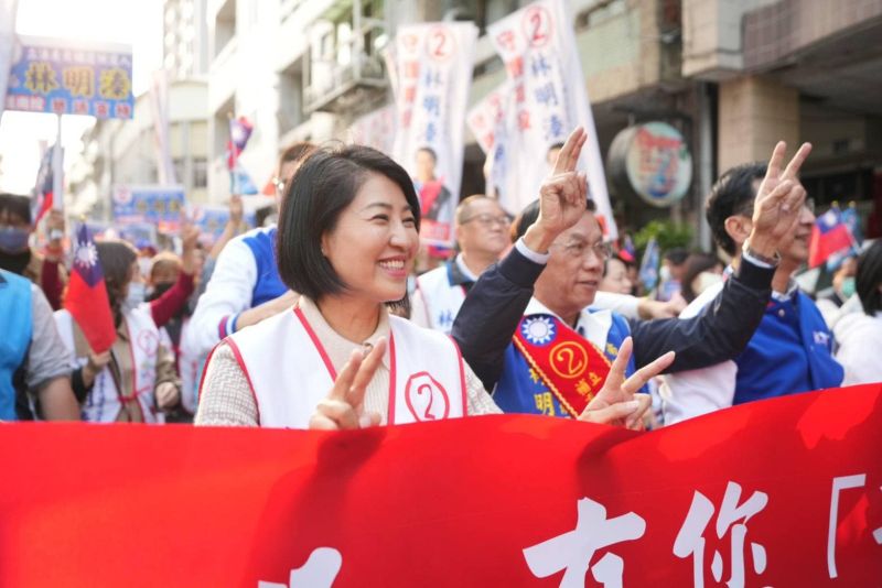 ▲立委補選時,負責輔選的許淑華比候選人林明溱更搶鏡頭。(圖/翻攝許淑華臉書,2023.04.02)
