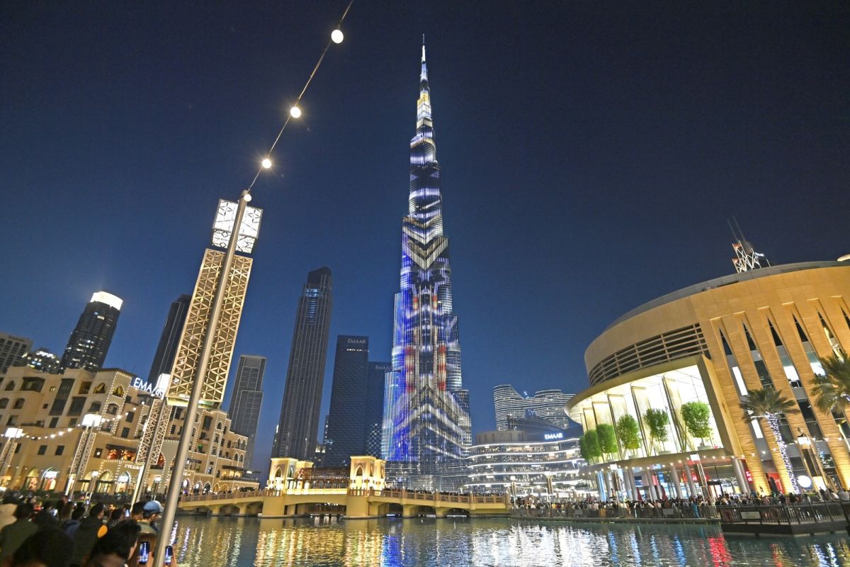 ▲杜拜賣淫案件已成為全球關注焦點，「Dubaiportapotty」（杜拜馬桶）的標籤在社群平台不斷傳佈。（圖／美聯社／達志影像）