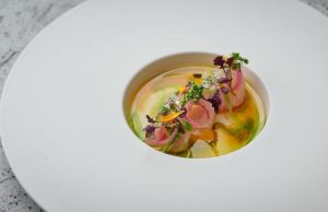 ▲林泉創立的「MUME」為歐陸料理餐廳，將台灣食材變為可食用的藝術品。（圖／翻攝自Asia's 50 Best Restaurants官網）