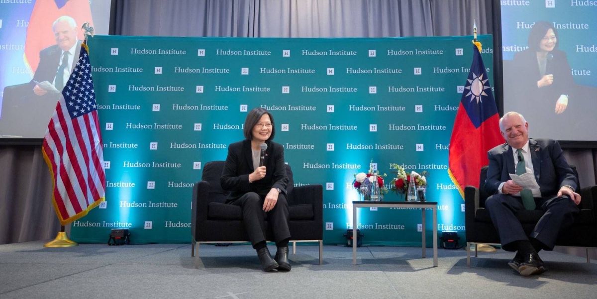 ▲蔡英文此次赴美再有突破；圖為其於紐約獲頒全球領導力獎，並與現場諸多國際友人進行交流。（圖／總統府提供）