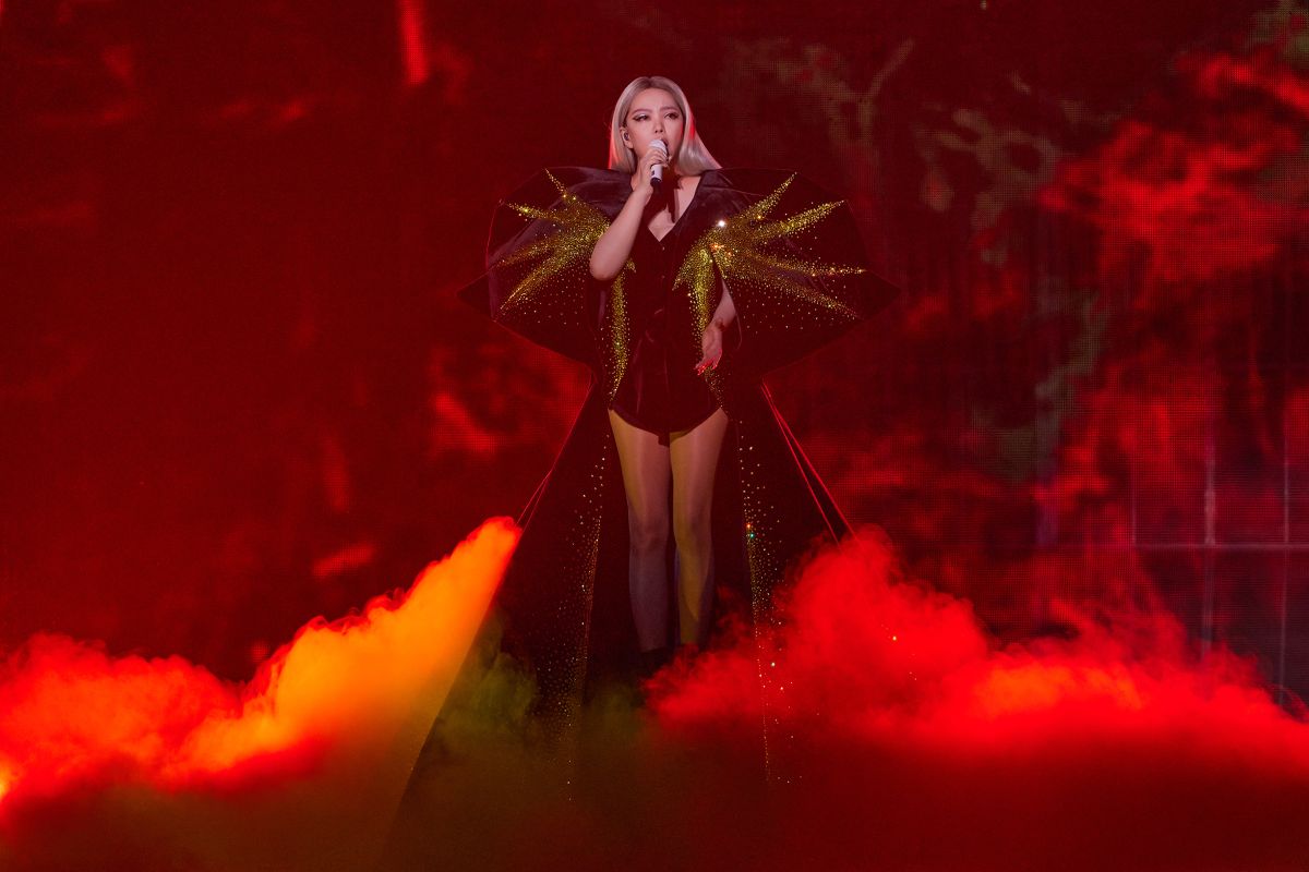 ▲阿妹在演唱慢歌時，情緒激動落淚。（圖／聲動娛樂提供）