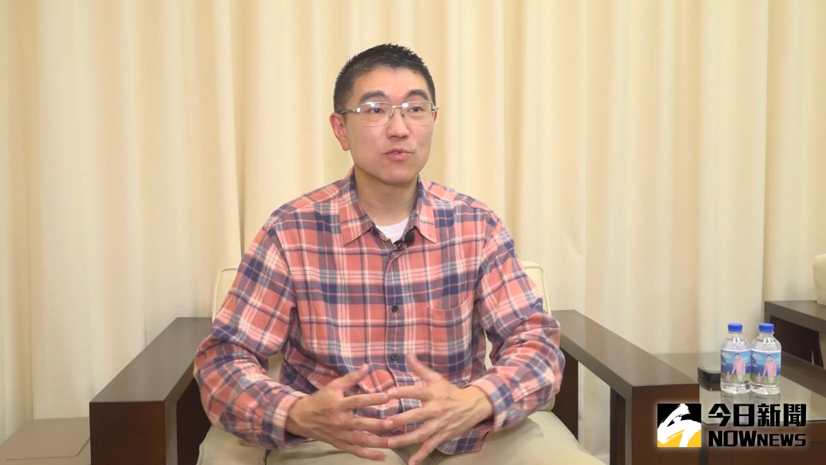 ▲力拼基隆行人友善全台最好，謝國樑接受《NOWnews今日新聞》專訪透露，預計4月就會投入義交人力於宣導行列。（圖／記者嚴俊強攝）