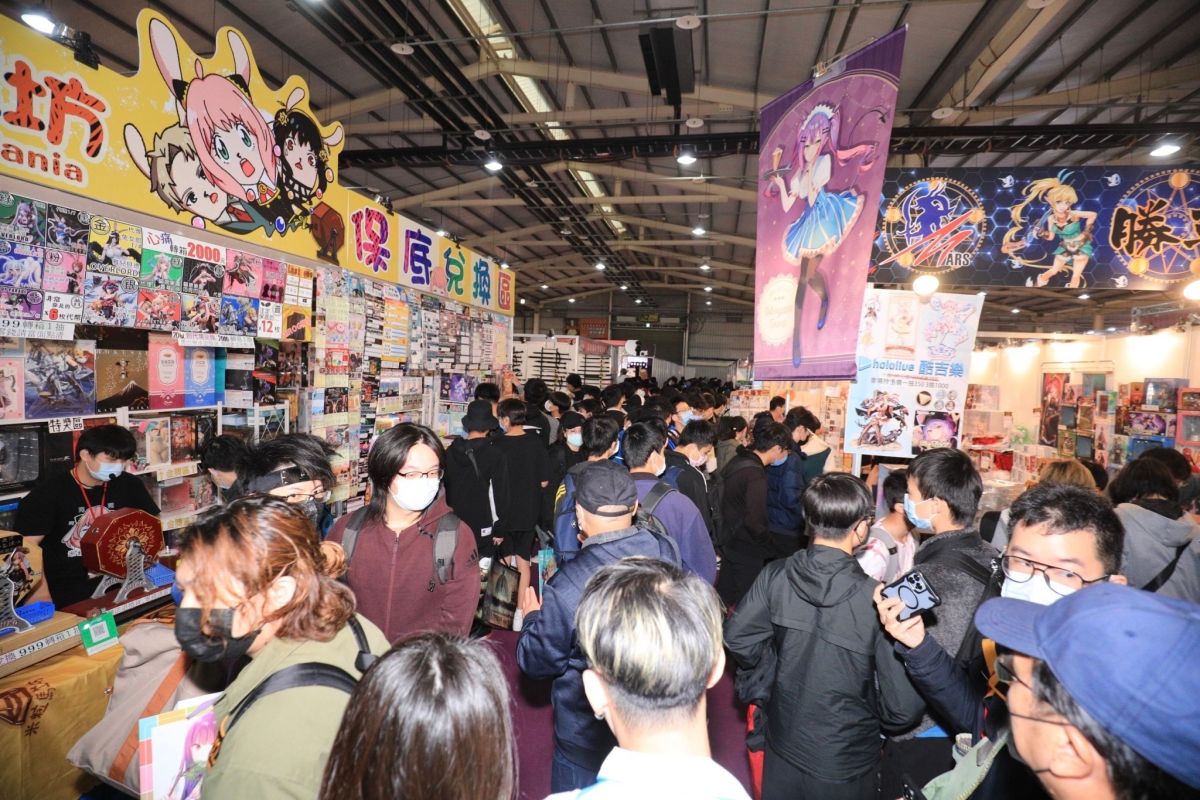 ▲每年總吸引爆滿人潮的台中國際動漫節，今日起四天於台中展覽館登場，圖為去年人潮共計有25萬人次，主辦方預估今年將突破30萬。(圖／台中新聞局提供)