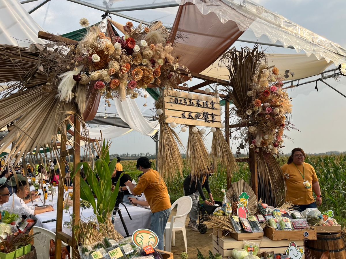 ▲家樂福會員隱藏福利，年消費滿十萬，即可用千元報名產地一日遊。（圖／記者鍾怡婷攝）