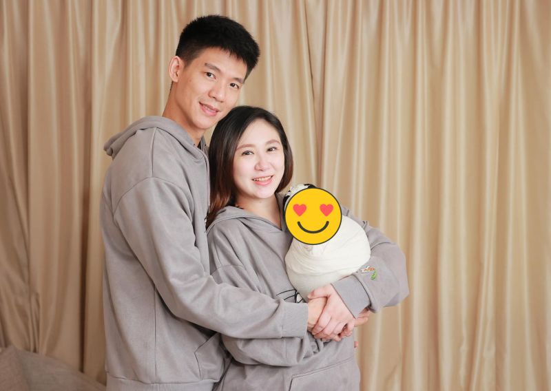 ▲蔡允潔（中）和老公Fraser去年5月結婚，同年底生下女兒「小福星」。（圖／蔡允潔臉書）