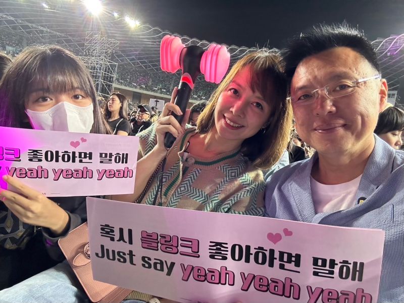 ▲趙天麟與太太日前帶著女兒一同參加BLACKPINK演唱會,直呼從第1分鐘到結束都非常過癮。(圖/趙天麟提供)