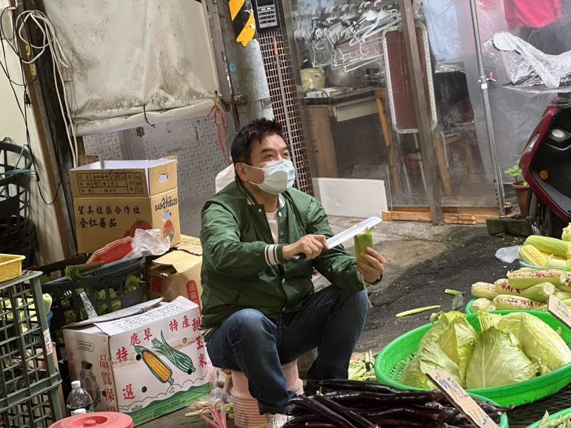 ▲莊瑞雄表示求學期間半工半讀,派報與叫賣等各式各樣工作都曾做過。(圖/莊瑞雄辦公室提供)