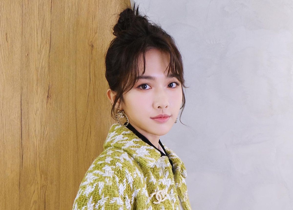 ▲何思靜和5566拍廣告，搭配神曲《我難過》。（圖／星空飛騰）