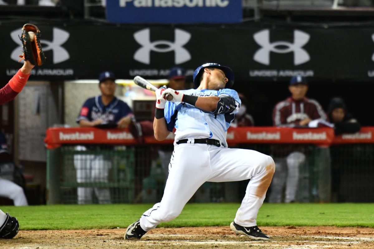 ▲富邦悍將林哲瑄選到保送，送回追平分。記者林柏年攝