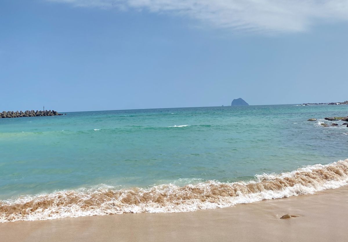 ▲清明兒童連假天氣持續穩定，不過氣象局提醒，北部和東部沿海可能有較大的浪，請民眾多留意。（圖／記者張志浩攝）