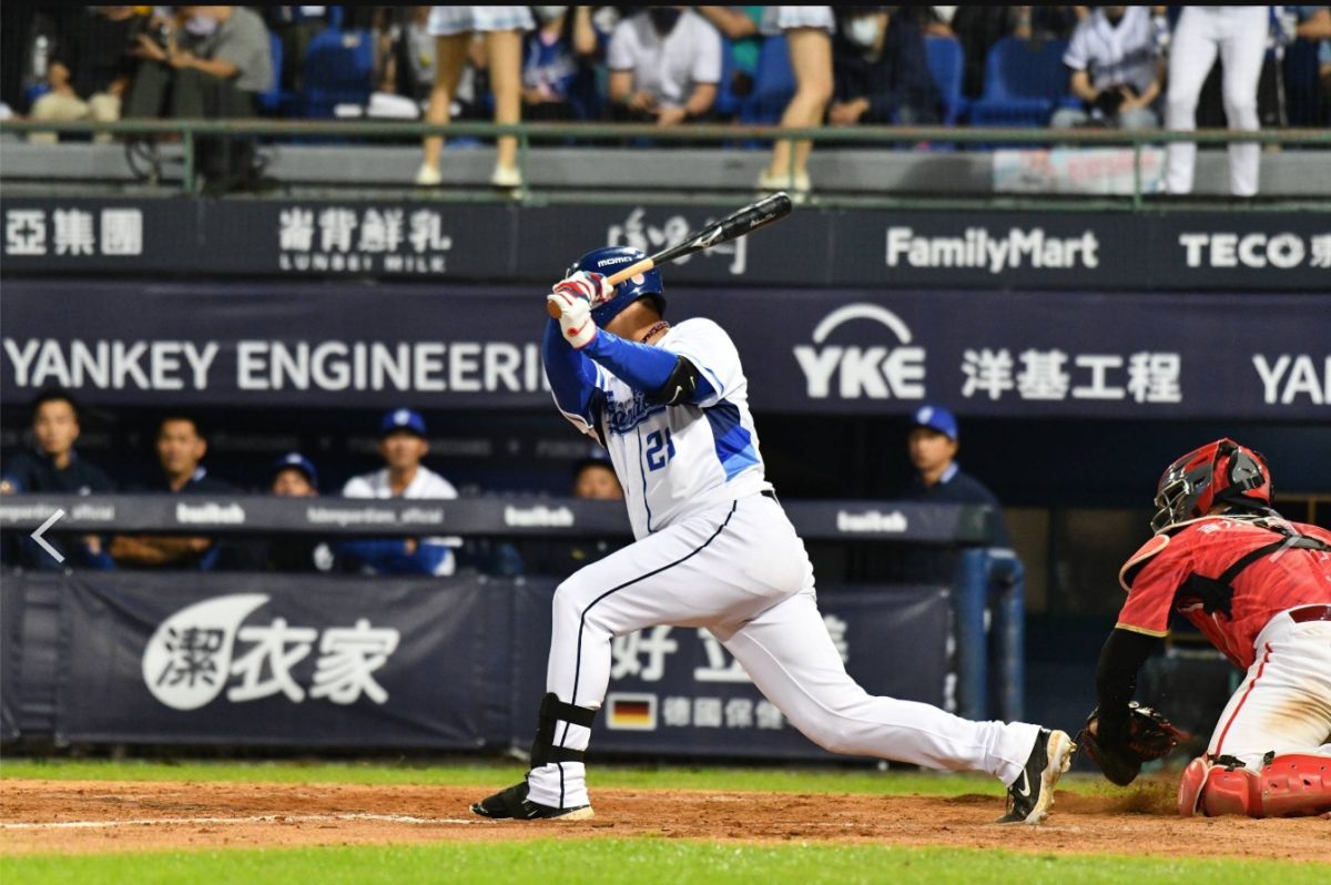 ▲富邦悍將高國輝生日敲致勝轟，生涯第3度生日開轟（圖／特約記者林柏年攝）