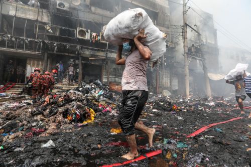 孟加拉成衣工人上街抗議低薪　爆發新一輪衝突
