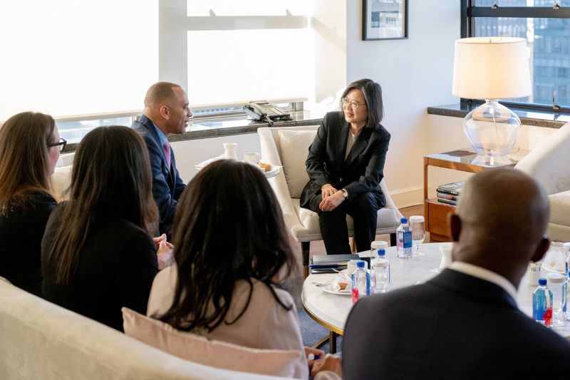▲蔡英文此次訪美,在紐約與眾議院民主黨領袖傑佛瑞(Hakeem Jeffries)會面。(圖/總統府提供)