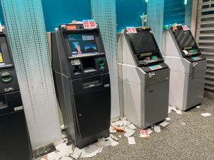 ATM機台「常見風景」曝光！眾人羞憤嗆丟臉：印出來幹嘛
