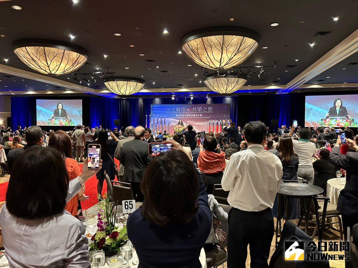 ▲蔡英文出訪行程進入尾聲，美西時間5日晚間於洛杉磯出席僑宴，受到熱烈歡迎。（圖／記者黃宣尹攝）
