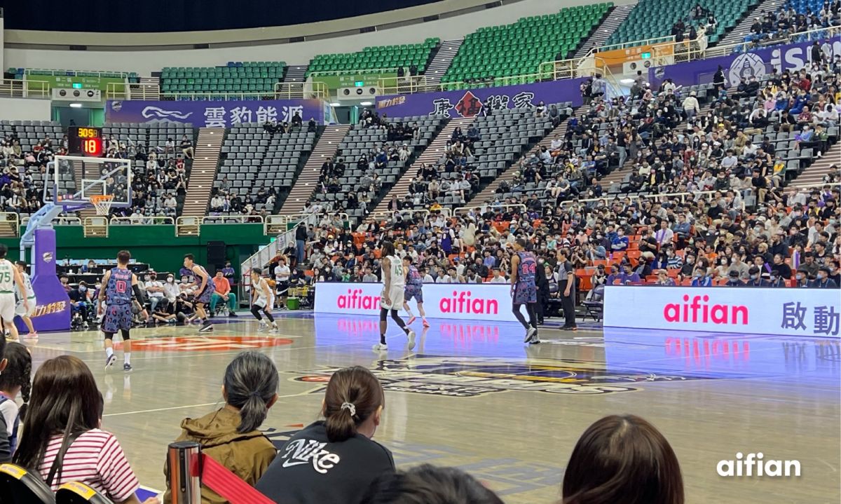 ▲《灌籃高手》原唱上杉昇於 4 月 8 日雲豹隊主場球賽獻唱。雲豹隊贊助商 aifian 也加碼祭出球迷專屬好康！(圖／品牌提供)