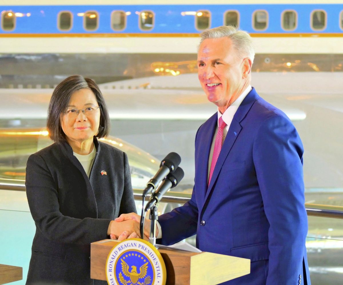 ▲台灣總統蔡英文在加州與美國眾議長麥卡錫，以及多位跨黨派議員會晤，引發北京強烈不滿。（圖／美聯社／達志影像）