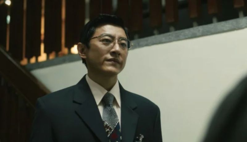▲許有為第一集就被自家人郭曉其逮捕，到第十集才解開謎團，並且成功協助讓「Noh」破防。（圖/Netflix提供）