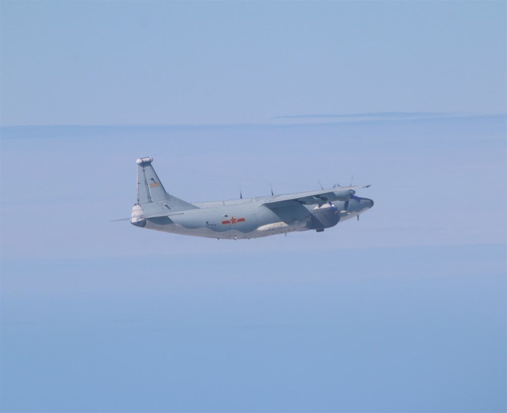 ▲中共對台軍演，國防部指出，統計自昨天上午6時起至今天上午6時止，偵獲共機71架次（其中逾越海峽中線及侵擾西南防空識別區共45架次）；另有共艦9艘次，持續在台海周邊活動。。（示意圖／取自國防部網頁）