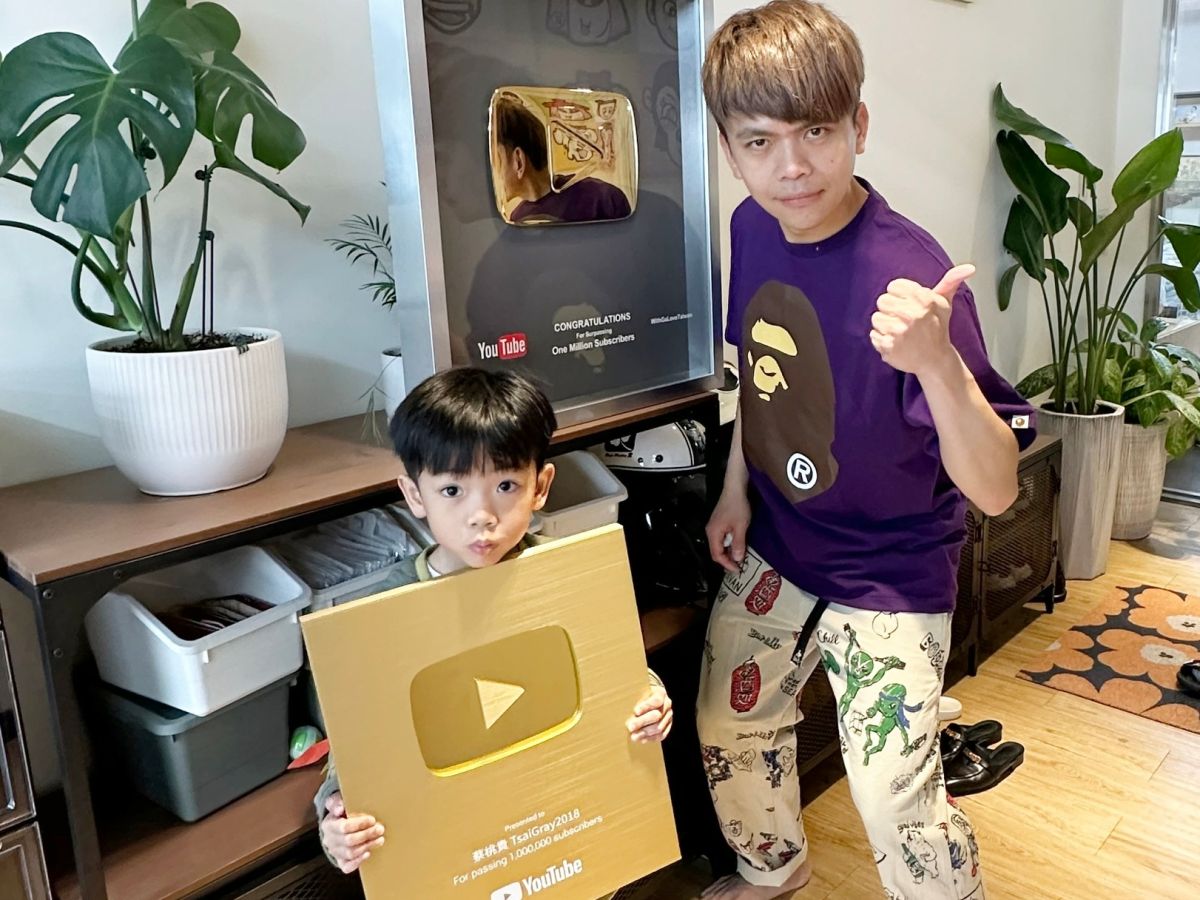 ▲上班族票選網紅／藝人誰才是他們心中的「幸福感老闆」，結果YouTuber蔡阿嘎奪下冠軍。（圖／翻攝蔡阿嘎臉書）